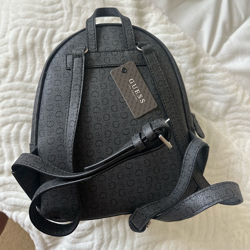 BRAND NEW GUESS BACKPACK - Picture 2 of 5